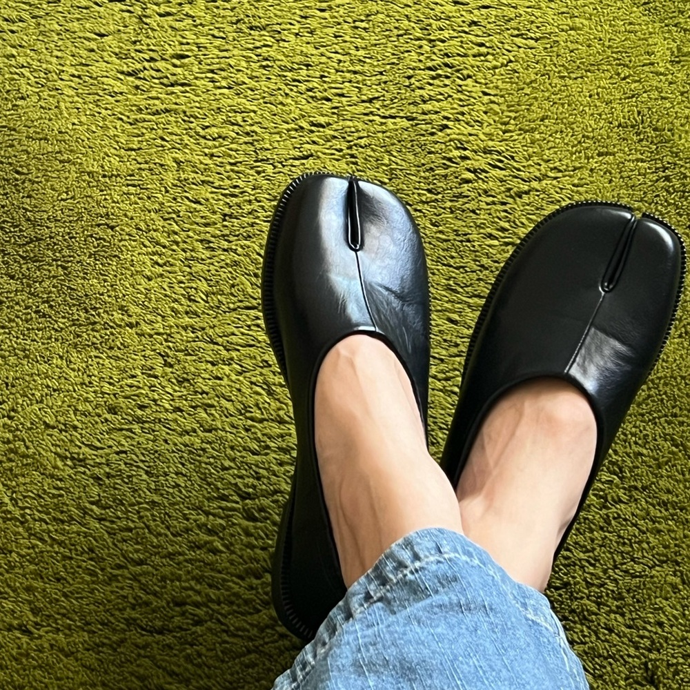 Black Leather Tabi Shoes - Picture 3 of 3